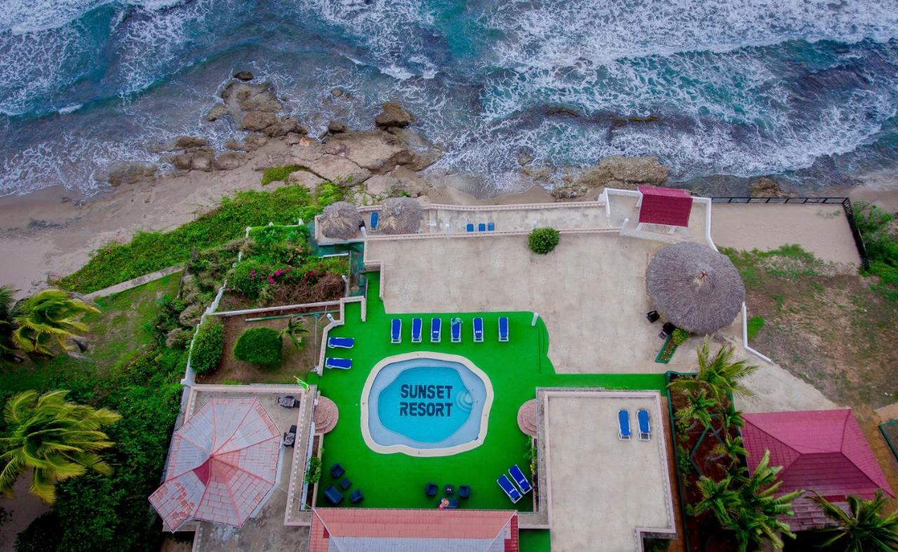 Beyond Sunset Resort & Villas Treasure Beach Exterior foto